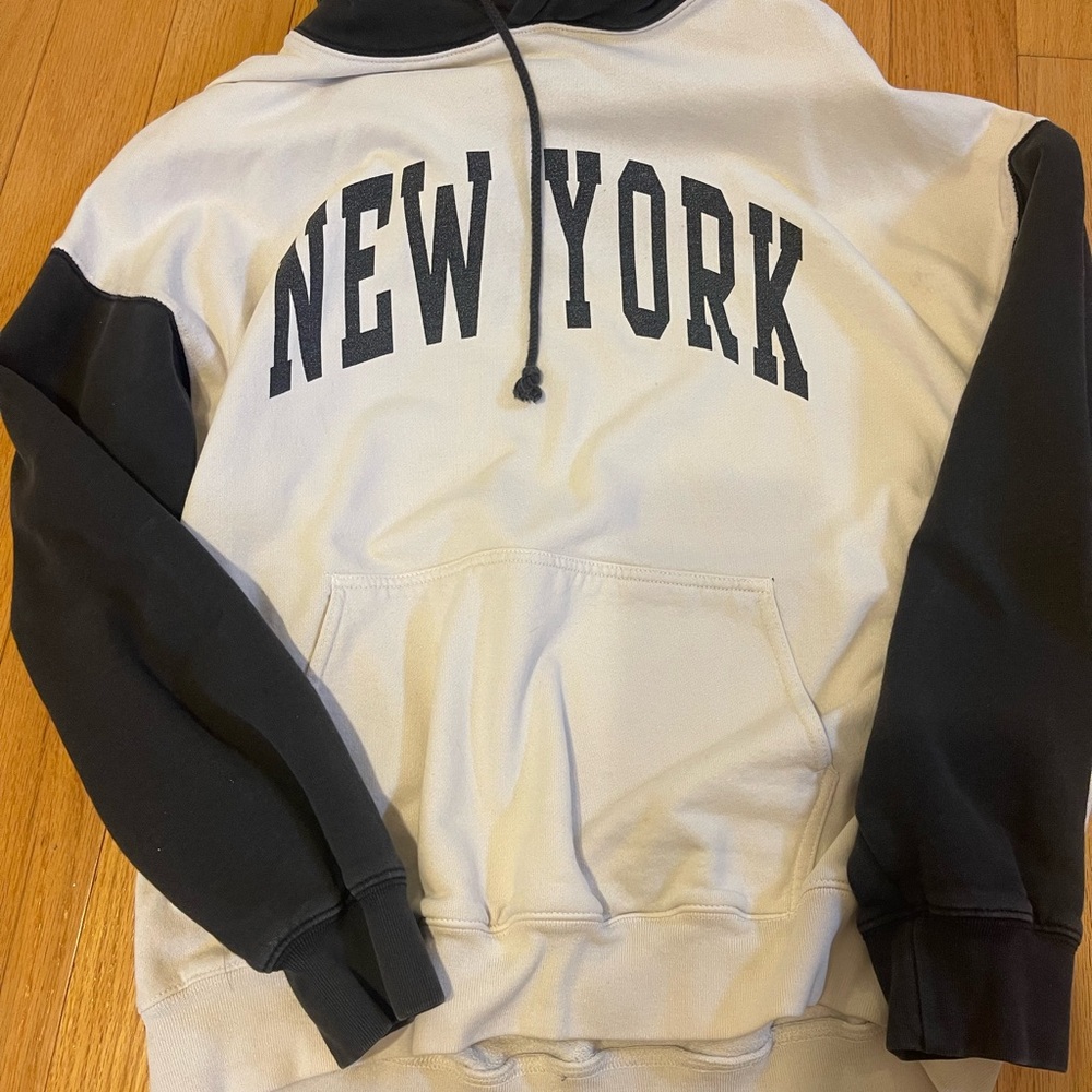 Brandy Melville Black and Cream Sweatshirt
